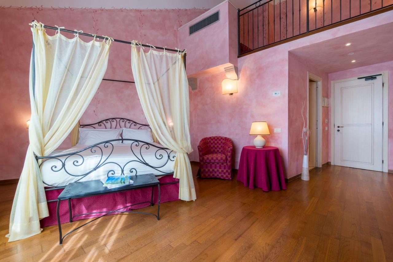 Hotel Borgo Di Cortefreda - Place Of Charme Tavarnelle Val di Pesa Exterior foto